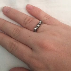 Pandora bow ring